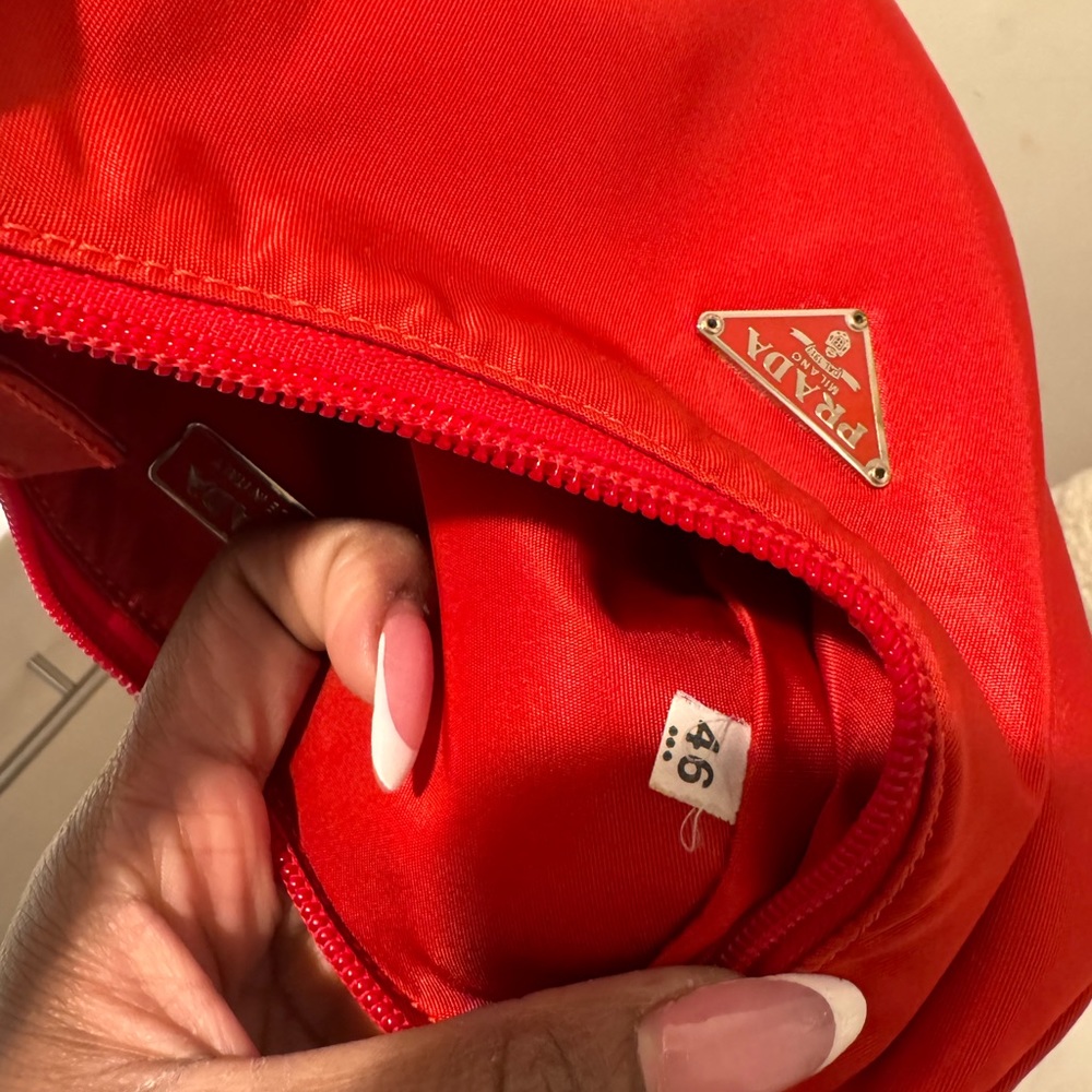 Vintage Prada purse , In perfect condition. - Picture 3 of 4